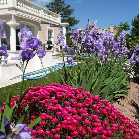 Iris, Climatisee Avec 4 Et Piscine A Boulouris Sur *