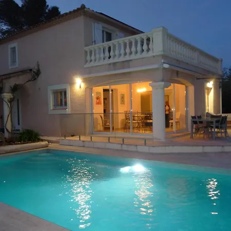 Villa Iris, Climatisee Avec 4 Et Piscine A Boulouris Sur