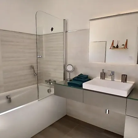Вилла Iris, Climatisee Avec 4 Et Piscine A Boulouris Sur Сен-Рафаэль