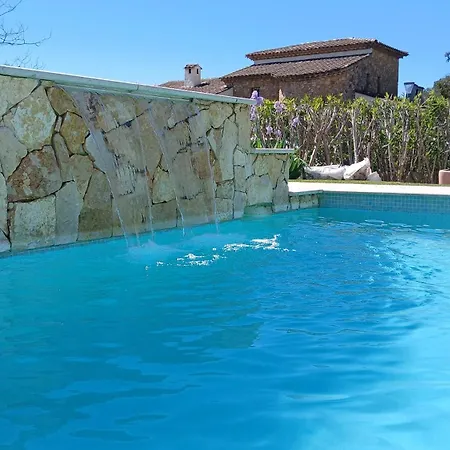 Iris, Climatisee Avec 4 Et Piscine A Boulouris Sur Вилла