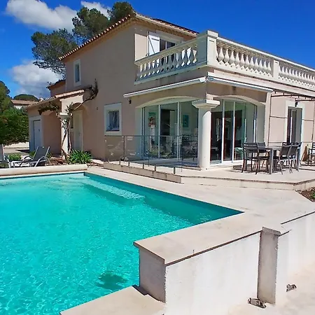 Villa Iris, Climatisee Avec 4 Et Piscine A Boulouris Sur *